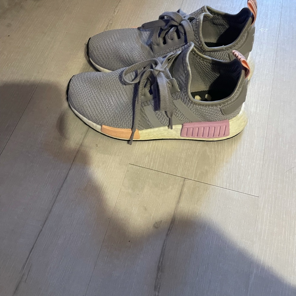 Adidas - Picture 4 of 5